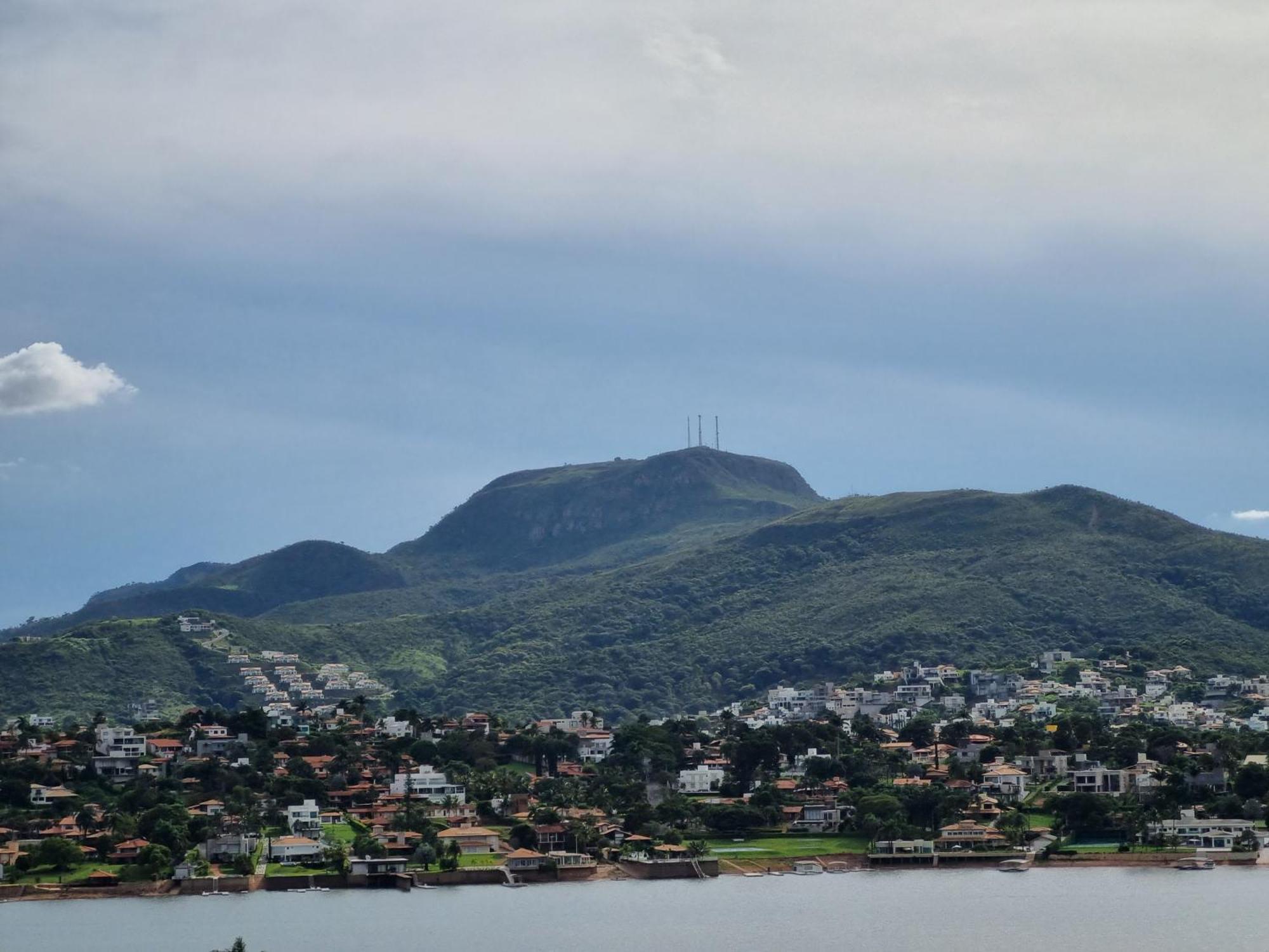 Recanto Brenda - Casa Luxo Capitolio Com Vista Pro Lago, Escarpas E Morrochapeu المظهر الخارجي الصورة
